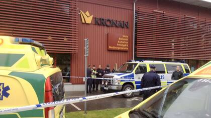El caos reinó fuera de la escuela Kronan tras el ataque