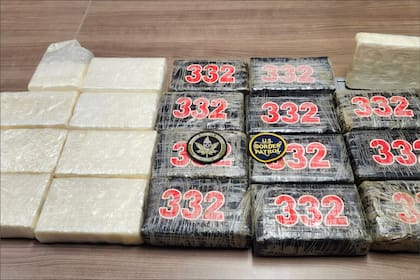 El capitán del chárter intentó vender la droga a los agentes encubiertos y fue arrestado