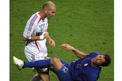 Zinedine Zidane y un cabezazo del que se habló y se hablará durante años; ese día, 9 de julio de 2006, la vida de Materazzi cambió para siempre