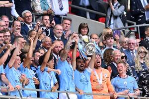 Le ganó al United con dos golazos, incluido el más rápido en la historia de las finales de la FA Cup