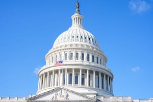 Detuvieron a un hombre que corrió con una escopeta hacia el Capitolio