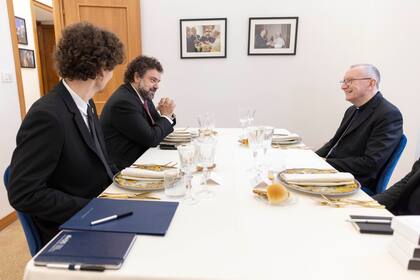 El cardenal Parolin y el dirigente del Congreso Judío, Claudio Epelman, en Roma.