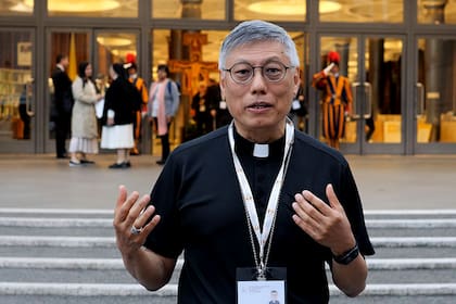 El cardenal Stephen Chow Sauy-yan