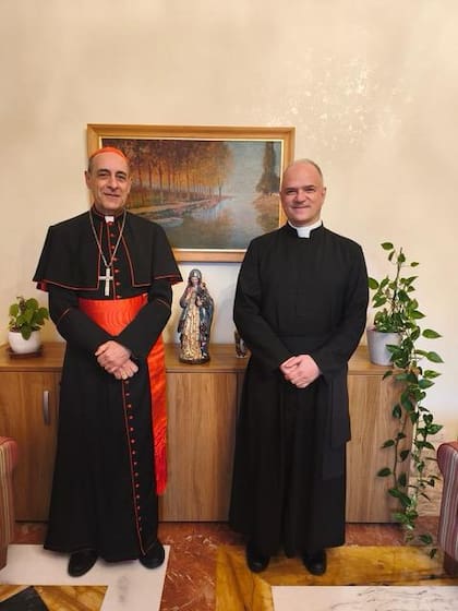 El cardenal "Tucho" Fernández junto a Davide Pagliarani, Superior General de la FSSPX
