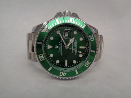 El cargamento interceptado contenía réplicas de alta gama que vulneraban los derechos de propiedad intelectual de marcas de prestigio mundial como Rolex, Cartier, Patek Philippe, Tissot e Invicta