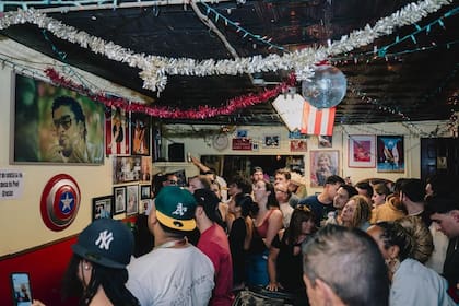 El Caribbean Social Club tiene la esencia de Puerto Rico en Nueva York y ha sido visitado por diferentes famosos boricuas (Instagram/@tonitasny)
