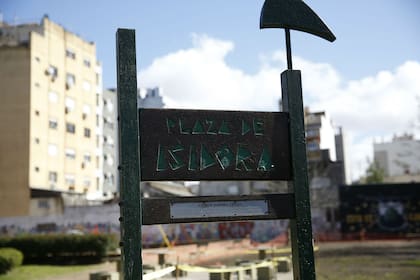 El cartel con el nombre de Isidora