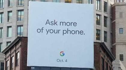 El cartel que puede verse en Boston promocionando un evento el 4 de octubre próximo