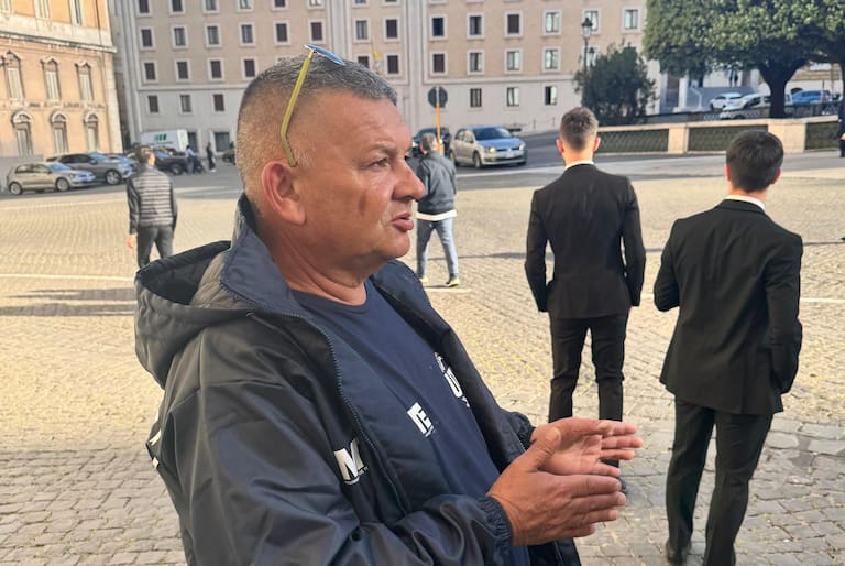 El cartonero Sergio Sánchez viajó a Roma a despedirse de su amigo el papa Francisco