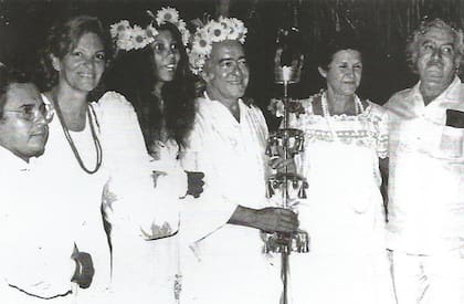 El casamiento de Vinícius y Gessy Gesse, en 1973. A la derecha aparece Jorge Amado.