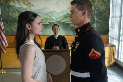 El casamiento por necesidad es el comienzo de Corazones malheridos, un filme que termina convertido en una gran historia de amor