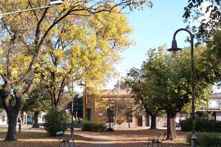 La localidad con historia, vida de campo y una laguna para hacer deportes de aventura