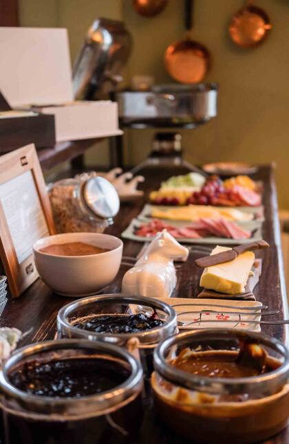 El caserísimo desayuno de Tierra de Leyendas en plena preparación.