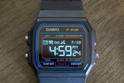 Convierten el reloj clásico Casio F91W en un modelo inteligente con  pantalla OLED y antena Bluetooth - LA NACION