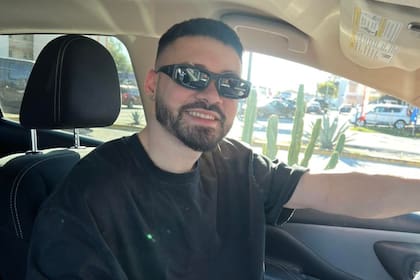 El caso comenzó el 4 de diciembre de 2025 en Miami, cuando Escobar acudió a una oficina migratoria para un trámite ordinario; allí fue esposado por agentes del ICE pese a no tener antecedentes penales