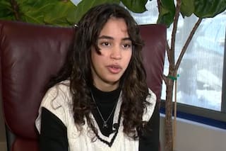 Se graduó con honores, pero sin saber leer ni escribir: la impactante historia de Aleysha Ortiz