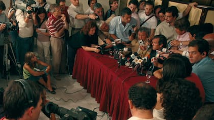 El caso Nora Dalmasso escaló de la cobertura local en Río Cuarto a un frenesí nacional en pocos días y el asedio a la familia se convirtió en uno de los tópicos de la cobertura mediática