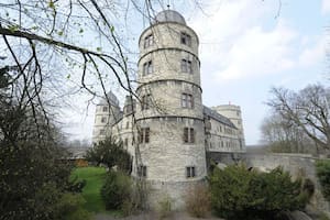 El oscuro castillo que los nazis quisieron convertir en el “centro del mundo”