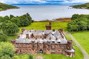 Este castillo europeo “congelado en el tiempo” que se vende por más de US$1 millón