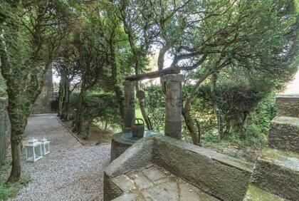 El castillo en la campiña romana está ubicado a 40 minutos de la ciudad