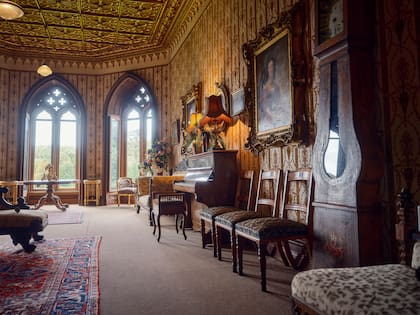 El castillo Johnston por dentro: conserva muchos detalles de otras épocas y mobiliario original. (Gentileza Embajada de Irlanda en Buenos Aires)