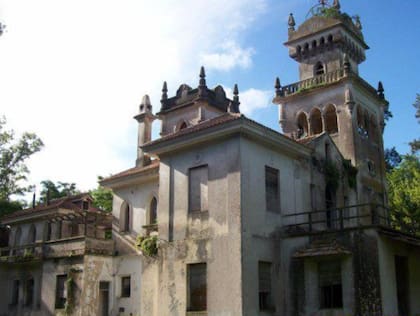 El castillo se construyó en 1929 y era giratorio, con el fin de seguir el trazo del sol en el cielo