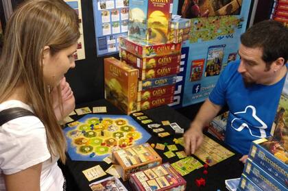 El Catán, uno de los juegos de mesa más populares, llega al país procedente de España