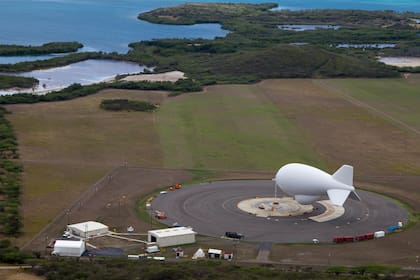 El CBP utiliza un sistema de radares en globos aerostáticos amarrados; ahora, servirán también para prevenir las muertes de los inmigrantes ilegales