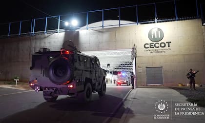 El CECOT, la cárcel salvadoreña de máxima seguridad y orgullo de Bukele