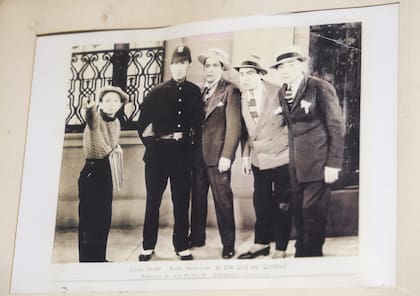 El célebre encuentro en pantalla de Gardel y Piazzolla, el canillita, para la película "El día que me quieras” (1935), rodada en los Estados Unidos