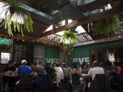 El célebre local de Roberta´s en Brooklyn, desde donde Anthony ganó fama internacional. Hoy la firma cuenta con otras tres sucursales.