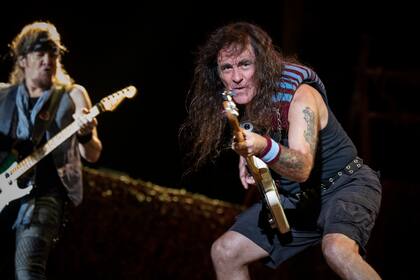 El célebre sexteto británico presentó su espectáculo "Legacy of the Beast World Tour" en un estadio de Vélez colmado y con The Raven Age y Serpentor como bandas invitadas