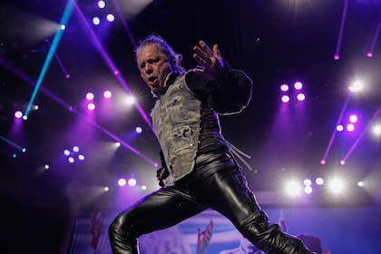 El célebre sexteto británico presentó su espectáculo "Legacy of the Beast World Tour" en un estadio de Vélez colmado y con The Raven Age y Serpentor como bandas invitadas