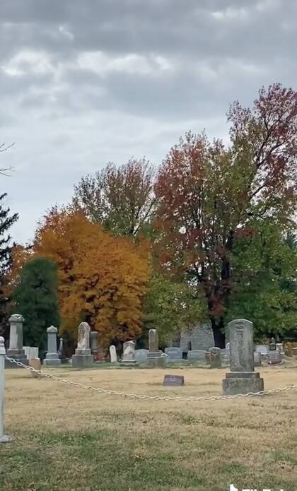 El cementerio real que hay en un barrio de EE.UU.