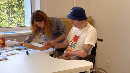 El centro, además de médicos tiene psicólogos que acompañan a los pacientes. El centro de rehabilitación para soldados heridos por la guerra es uno de los seis de vanguardia que se han inaugurado en los últimos meses en diversas ciudades de Ucrania gracias a un proyecto llamado “Recovery”.