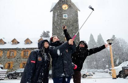 "Ustedes se van con fantasías de vivir lo mejor que les pasará en sus vidas, mientras nosotros quedamos pendientes de que vuelvan sanos y salvos"