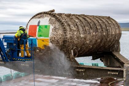 El centro de datos submarino de Microsoft estuvo sumergido dos años en el mar junto a las islas Orkney, en Escocia