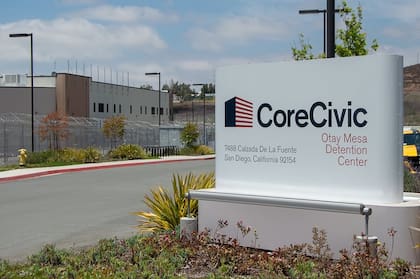 El Centro de Detención de Otay Mesa es administrado por CoreCivic