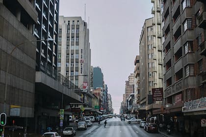 El centro de la ciudad intimida y maravilla a la vez.