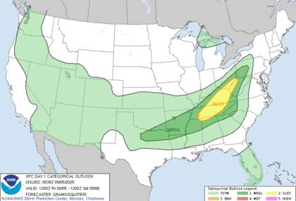 El Centro de Predicción de Tormentas clasificó con riesgo leve a gran parte de los valles de Ohio y Tennessee, donde las tormentas del viernes podrían producir ráfagas de viento fuertes y granizo