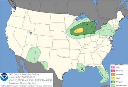 El Centro de Predicción de Tormentas (SPC) emitió una alerta por la formación de supercélulas elevadas en Iowa, Wisconsin y Michigan, con potencial de producir granizo de más de dos pulgadas (5 cm) de diámetro
