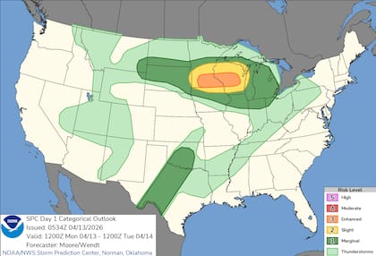 El Centro de Predicción de Tormentas (SPC) ha identificado condiciones atmosféricas propicias para la formación de tornados