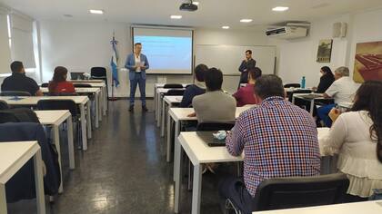 El Centro Nacional de Capacitación Portuaria (Cencapor), de la Administración General de Puertos, ofrece cursos y capacitaciones a toda la comunidad portuaria.