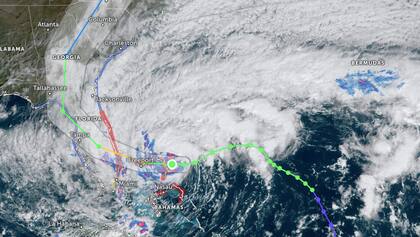 El Centro Nacional de Huracanes actualiza sobre el desplazamiento de la tormenta tropical Nicole