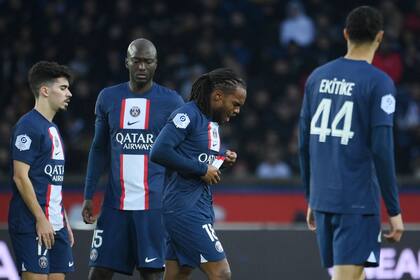 El centrocampista portugués Renato Sanches sintió una molestia, no pudo seguir jugando y dejó la cancha llorando en PSG - Toulouse