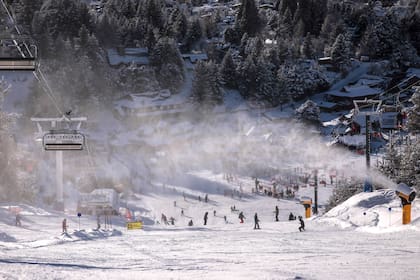 El cerro Catedral es el principal centro de nieve del país