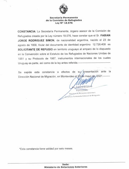 El certificado como solicitante de refugio de Pepín Rodríguez Simón en Uruguay