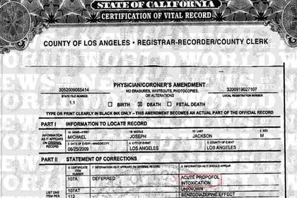 El certificado de muerte de Michael Jackson, con la corrección realizada que indica que el músico falleció por envenenamiento