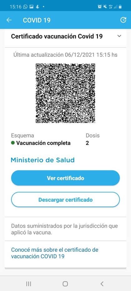 El certificado de vacunación que sirve como pase sanitario en última instancia se obtiene de manera física en los vacunatorios y también está disponible en la aplicación Mi Argentina