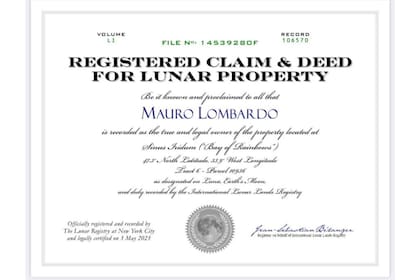 El certificado que recibió Duki tras comprar un terreno en la Luna